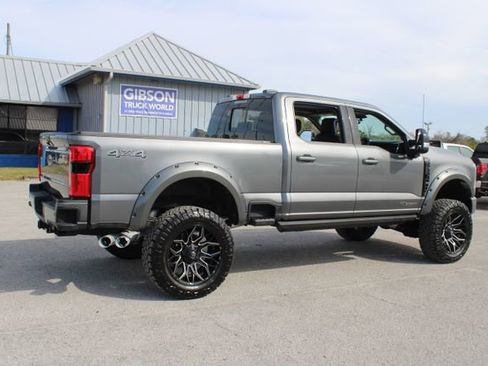 Used 2024 Ford F250 Lariat w/ Black Appearance Package image 12