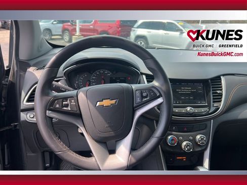 Used 2018 Chevrolet Trax LT w/ LT Convenience Package AWD/4WD image 21