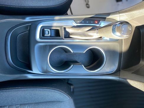 Used 2020 Chevrolet Equinox LT image 23