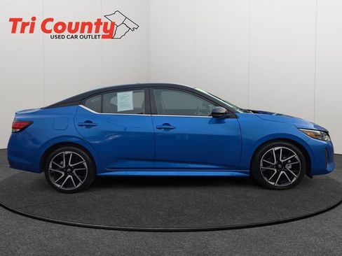 Used 2025 Nissan Sentra SR FWD image 9