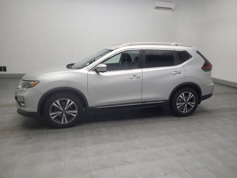 Used 2018 Nissan Rogue SL FWD image 2