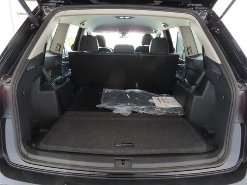 New 2026 Volkswagen Atlas SE FWD image 23