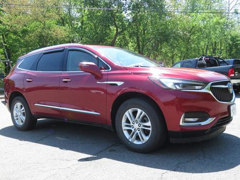 Used 2020 Buick Enclave Essence w/ Sound and Sites Package AWD/4WD image 3