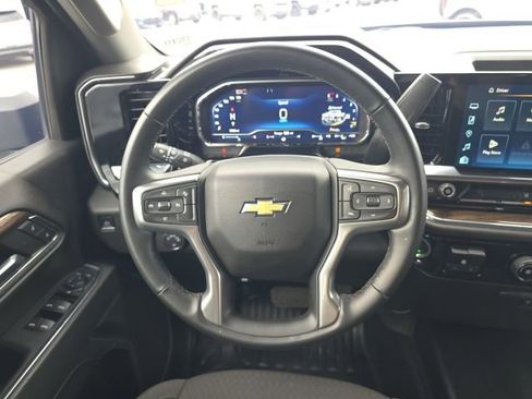 Used 2024 Chevrolet Silverado 3500 LT image 22
