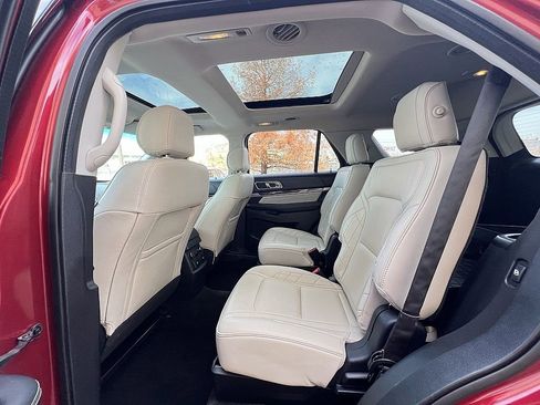 Used 2017 Ford Explorer Platinum image 13