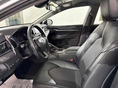 Used 2021 Toyota Camry SE FWD image 17