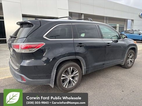 Used 2016 Toyota Highlander XLE image 4
