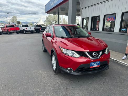 Used 2017 Nissan Rogue Sport SV w/ SV Premium Package image 37