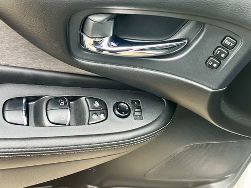Used 2024 Nissan Murano SL FWD image 18
