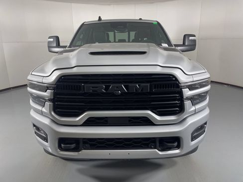 New 2026 RAM 2500 Laramie AWD/4WD image 3