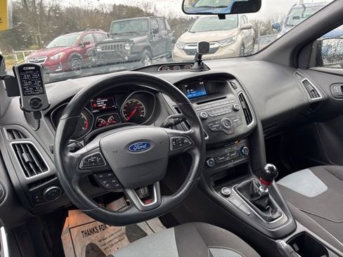 Used 2017 Ford Focus ST image 12