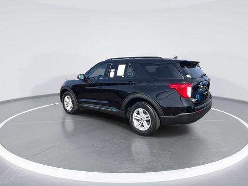 Used 2022 Ford Explorer XLT AWD/4WD image 6