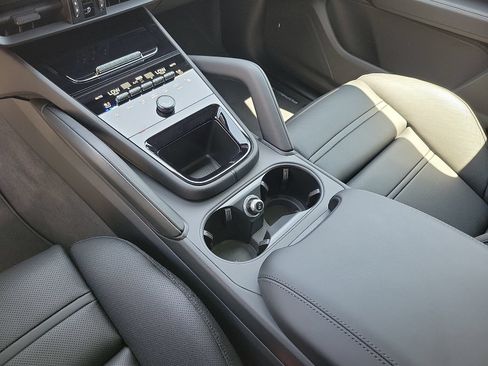 New 2025 Porsche Cayenne GTS AWD/4WD image 23
