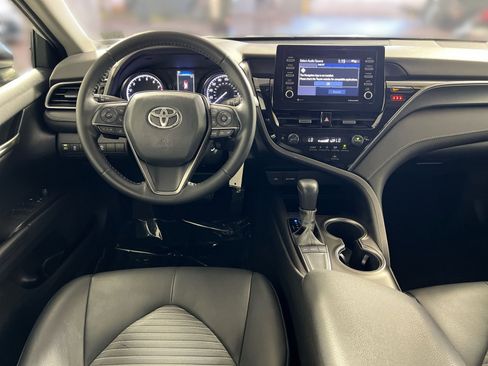 Used 2023 Toyota Camry SE image 23