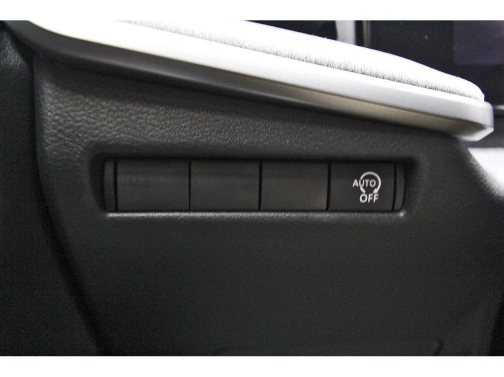 Used 2025 Nissan Kicks SV FWD image 21