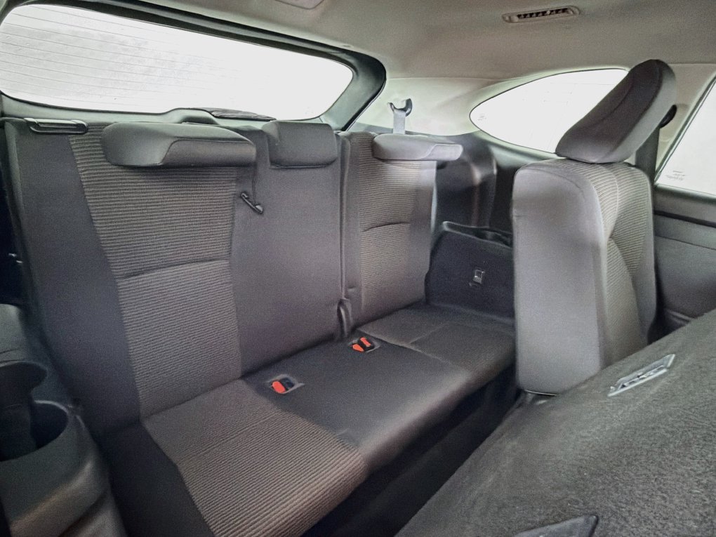 Used 2022 Toyota Highlander LE FWD image 27