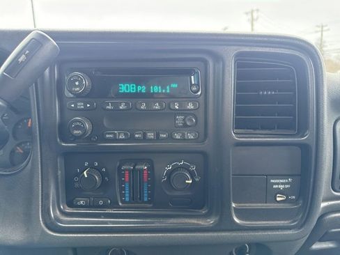 Used 2004 GMC Sierra 3500 SLE image 9