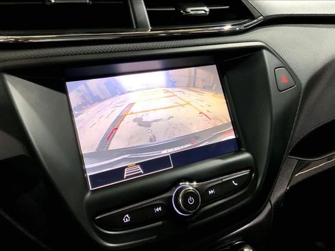 Used 2021 Chevrolet TrailBlazer LS image 28