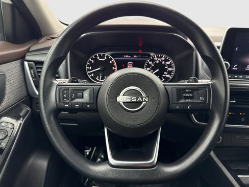 Used 2023 Nissan Rogue S FWD image 19