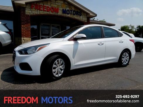 Used 2020 Hyundai Accent SE FWD image 1