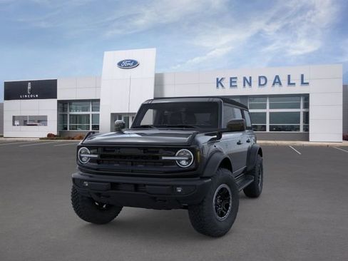 New 2025 Ford Bronco Outer Banks w/ Sasquatch Package AWD/4WD image 2