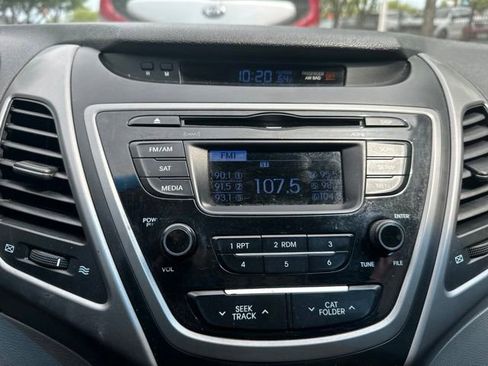 Used 2015 Hyundai Elantra SE FWD image 10