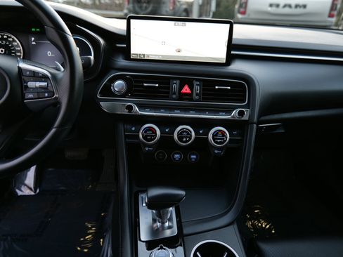 Used 2023 Genesis G70 2.0T image 21