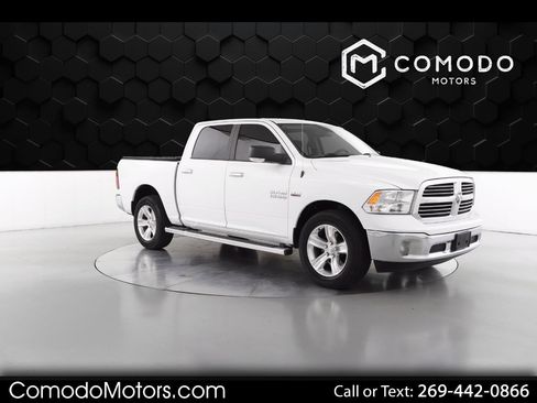 Used 2017 RAM 1500 Classic SLT w/ SLT Plus D￩cor Group image 1