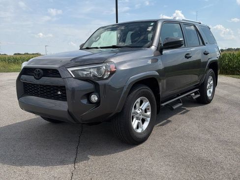 Used 2018 Toyota 4Runner SR5 RWD image 4