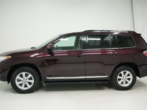 Used 2012 Toyota Highlander FWD w/ Tech Pkg image 7