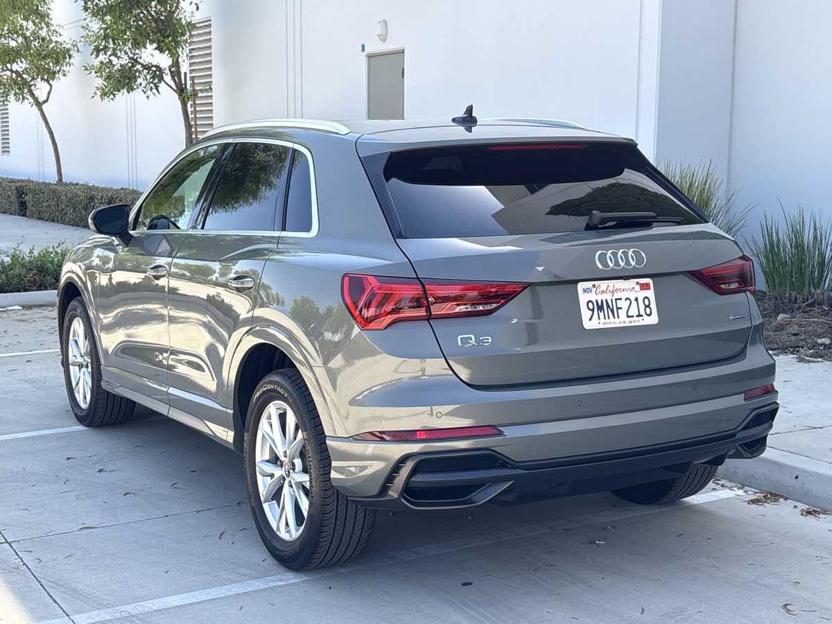 Used 2022 Audi Q3 2.0T Premium Plus w/ Premium Plus Package AWD/4WD image 5