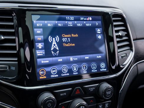 Used 2020 Jeep Grand Cherokee Summit image 22