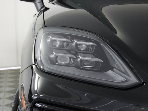New 2026 Porsche Cayenne image 11