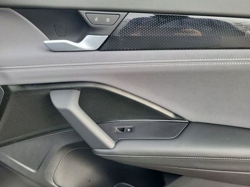 New 2026 Volkswagen Tiguan SE image 18