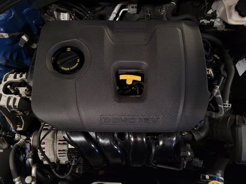 Used 2019 Hyundai Elantra SE image 30