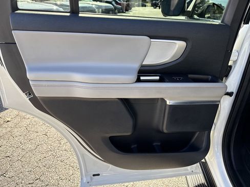 Used 2025 Ford Expedition Active image 25