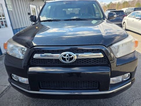 Used 2011 Toyota 4Runner SR5 w/ Convenience Pkg image 2
