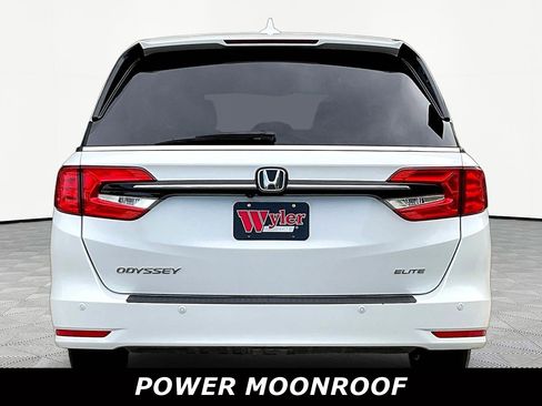 Used 2022 Honda Odyssey Elite image 5