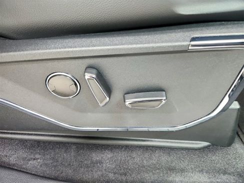 Used 2023 Ford F150 Lariat w/ Equipment Group 502A High image 42