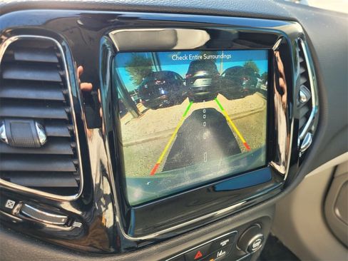 Used 2018 Jeep Compass Limited w/ Navigation Group image 33