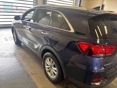 Used 2019 Kia Sorento AWD w/ LX Convenience Package image 9