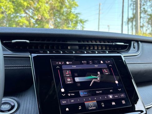 Used 2023 Jeep Grand Cherokee L Laredo image 27