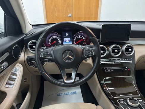 Used 2018 Mercedes-Benz GLC 300 4MATIC image 8