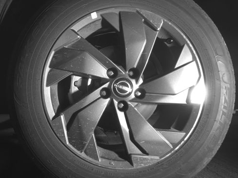 Used 2025 Nissan Rogue SV image 12