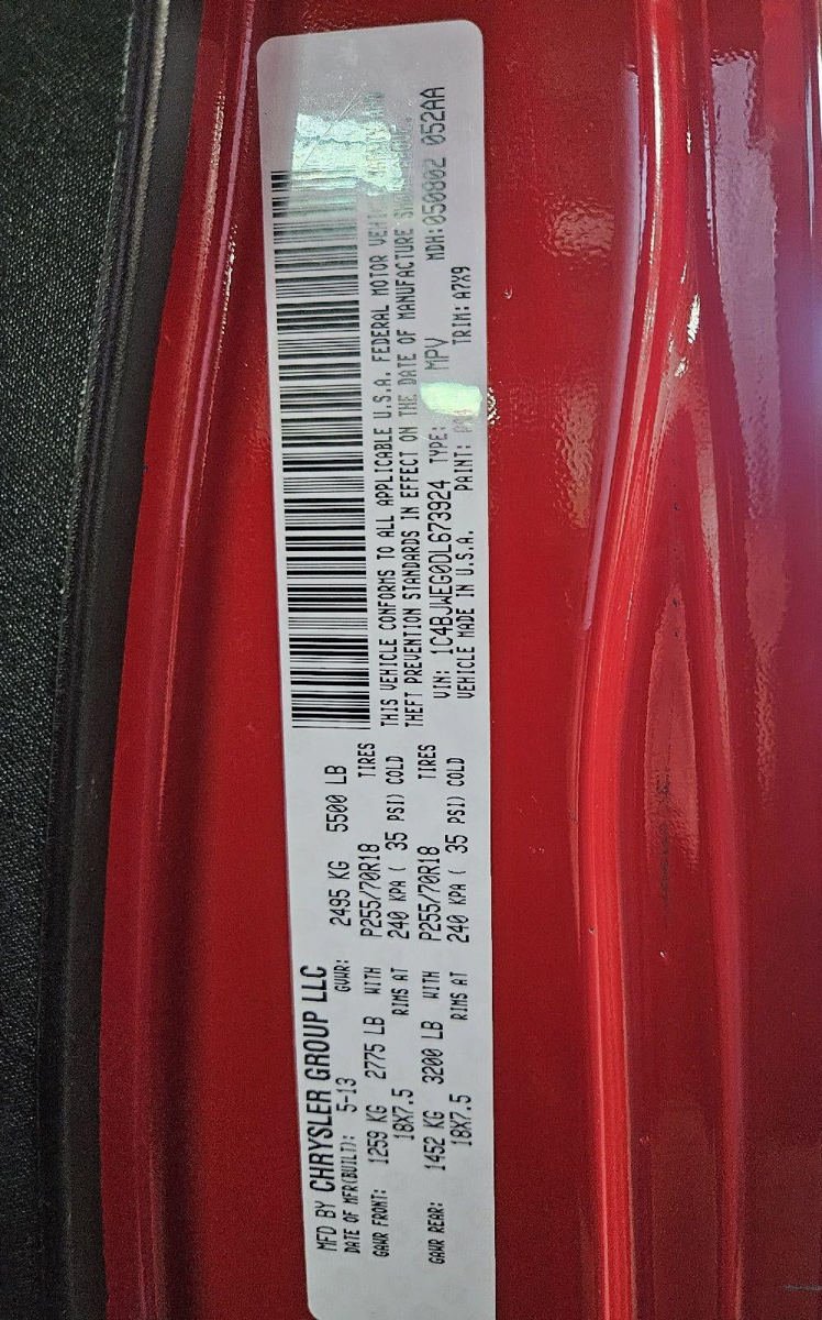 Used 2013 Jeep Wrangler Unlimited Sahara w/ Connectivity Group AWD/4WD image 23