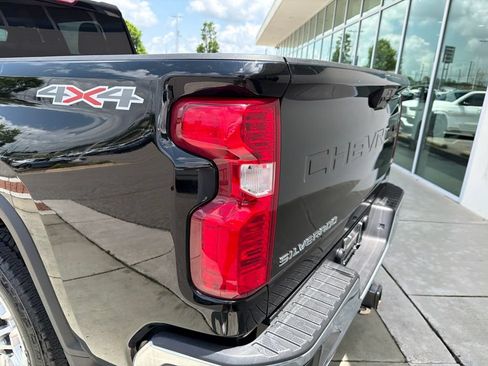 Used 2025 Chevrolet Silverado 2500 LT w/ Convenience Package AWD/4WD image 15