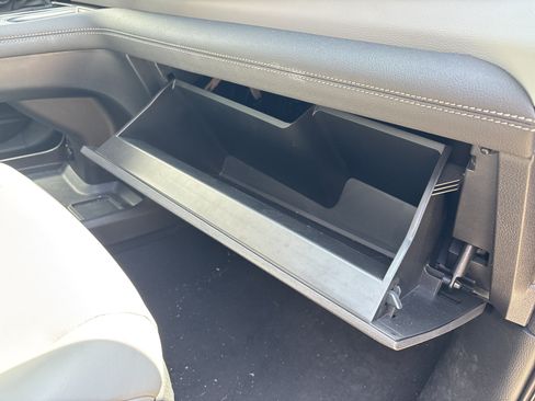 Used 2025 Toyota Sienna XLE FWD image 26