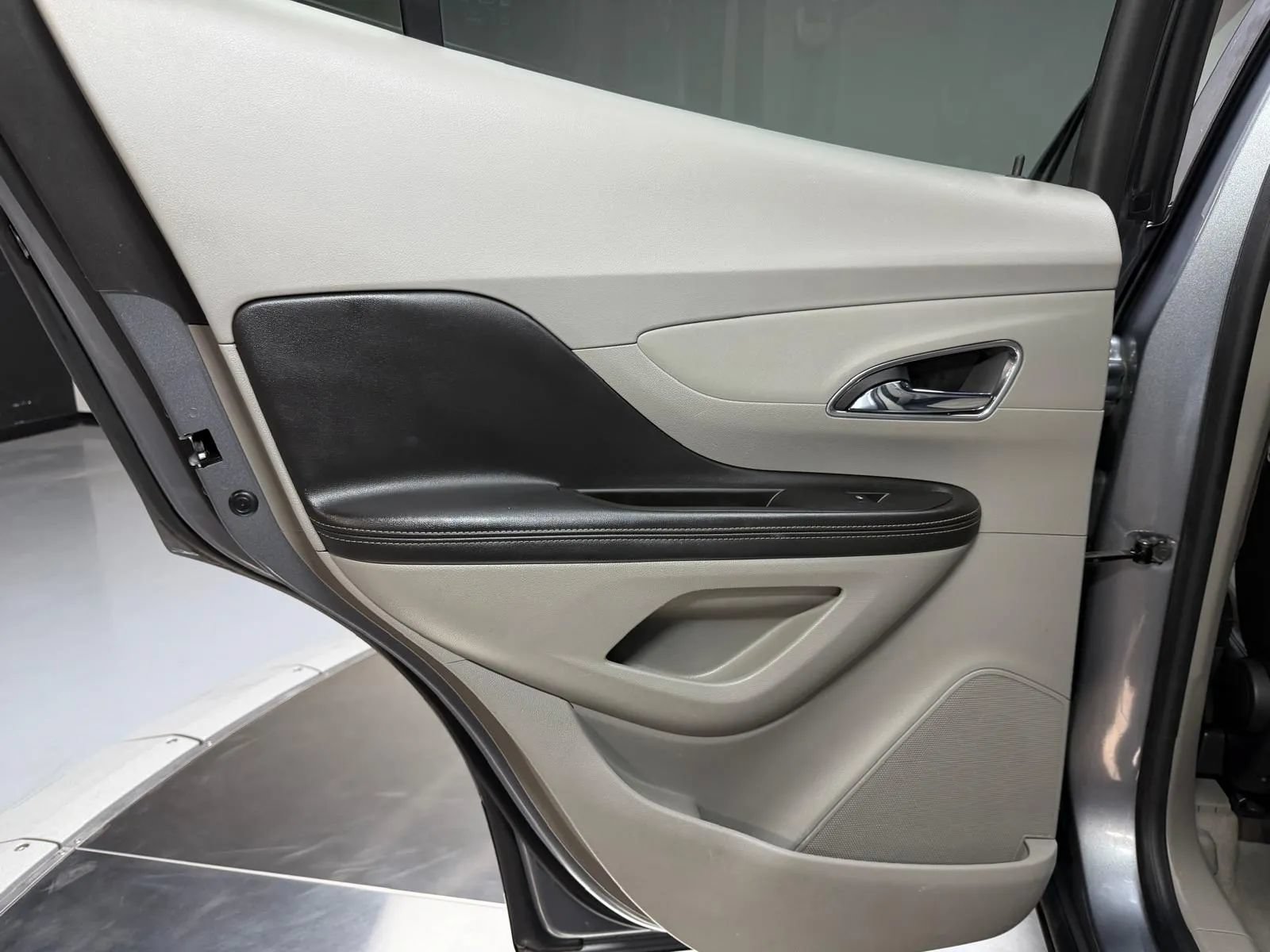 Used 2014 Buick Encore Premium FWD image 16