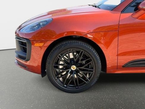 Used 2022 Porsche Macan GTS w/ Sport Chrono Package AWD/4WD image 13