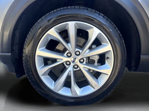 Used 2023 Ford Explorer Platinum w/ Technology Package image 37